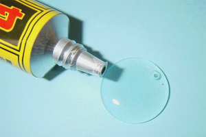  วิธีการล้างมือของคุณจาก superglue