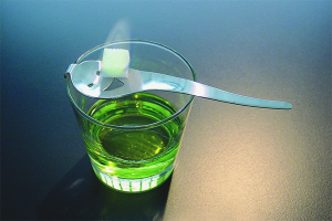  วิธีการดื่ม absinthe