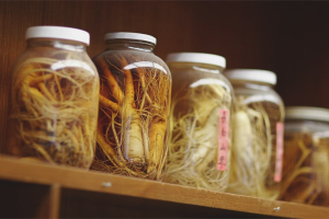  ประโยชน์และความเสียหายของ tincture ของโสม