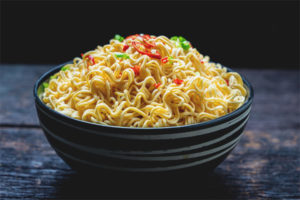  ประโยชน์และอันตรายของบะหมี่กึ่งสำเร็จรูป