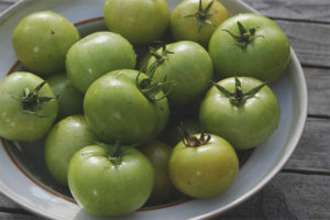  ประโยชน์และอันตรายของมะเขือเทศสีเขียว