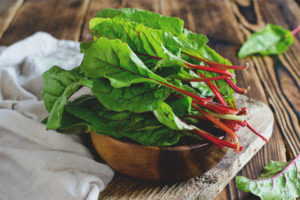  ประโยชน์และความเสียหายของ Chard