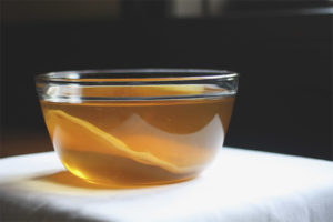  วิธีการใช้ Kombucha สำหรับผม